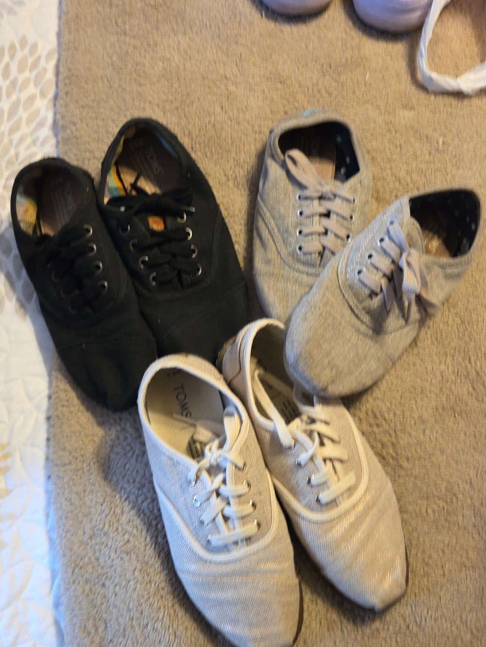 Toms